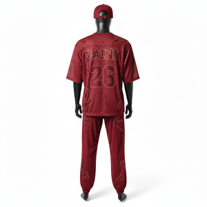 Ensemble deux pièces pour homme en polyester mesh de haute qualité, couleur bordeaux foncé avec empiècements en mesh contrastant, logo personnalisé. - Product Image 2