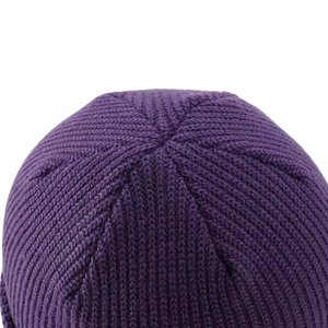 Gorros de punto unisex personalizados al por mayor con logo, gorros cortos acanalados cálidos de invierno, gorros tipo calavera de acrílico suave con dobladillo. - Product Image 1