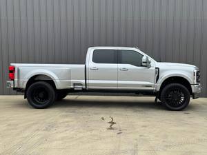 Ford F450 Limited 4x4 d'occasion 2024 - Product Image 3
