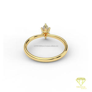 Anillo de Compromiso Solitario con Diamante Moissanite Corte Marquesa en Oro Amarillo, Anillo de Boda Clásico de Seis Puntas para Mujer - Product Image 3