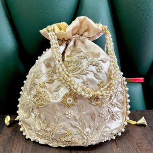 Bolso Potli con Cuentas a Precio Accesible para Mujer, con Patrón Floral Bordado a Mano, para Bodas y Trajes Festivos - Product Image 1