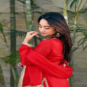 ชุดเดรสชีฟองสีเขียว VASTRA COTTAGE พร้อมผ้าคลุมไหล่ลายดิจิตอล Leheriya แบบปักลายฉลุ  บุซับในอย่างดี เหมาะสำหรับงานเฉลิมฉลอง - Product Image 3