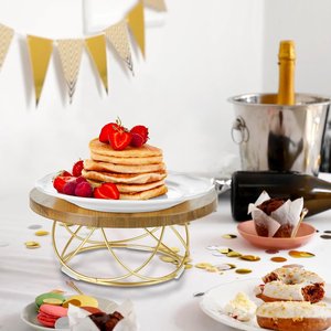 Support à gâteau décoratif en bois de manguier avec base en métal doré, réutilisable pour la présentation de desserts lors de fêtes, buffets et mariages. - Product Image 2