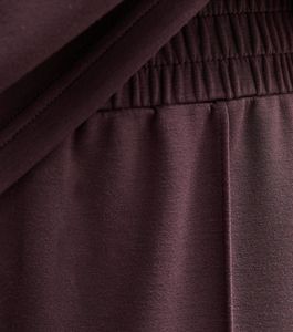 Ensemble de survêtement personnalisé pour femme avec sweat à capuche court et pantalon droit en molleton - Product Image 4