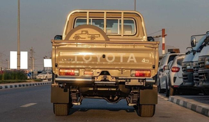 Toyota LC79 Pickup 2025, 4.0L Diésel Turbo, Automática, 4x4, R20, Nueva, Techo Panorámico Izquierdo, Asientos de Cuero, Interior Oscuro - Product Image 3