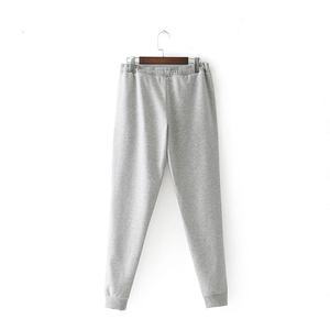 Nuevo Diseño de Chándal para Mujer que Combina Comodidad, Estilo y Rendimiento, Perfecto para Entrenamientos o Uso Casual - Product Image 5