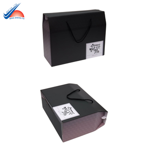 Boîte cadeau en papier personnalisée avec poignée en corde pour un emballage haut de gamme - Product Image 4