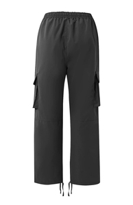 Pantalon cargo slim fit en toile avec taille élastique et poches latérales à boutons-pression pour homme, style streetwear - Product Image 6
