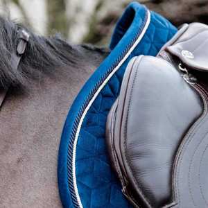 Tapis de selle pour chevaux le plus vendu avec logo personnalisé et ajustement confortable pour chevaux et poneys, usage polyvalent - Product Image 5