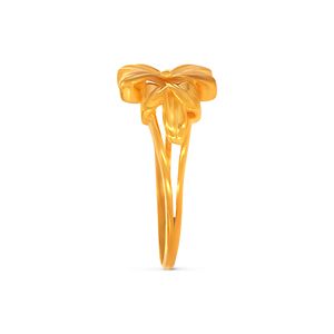 Bague en or Blossom Breeze, élégance classique, bague en or à pétales, bague en or florale raffinée. - Product Image 4