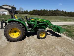 Tractor Diésel Compacto John Deere 4052M 4x4, Diseño Utilitario, Motor Potente, Solución Confiable - Product Image 5