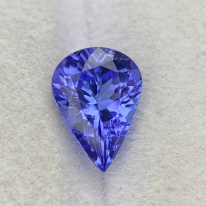 Pierre de Tanzanite naturelle certifiée superbe, taille poire, avec une couleur et un lustre excellents, Zoisite naturelle, 1,90 carat, nette à la loupe - Product Image 1