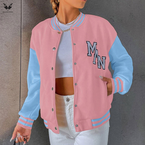 Fournisseur de premier plan : Nouvelle veste universitaire rose et bleue pour femme, manches longues, col boutonné, lettre M brodée sur le devant, en cuir PU, idéale pour l'hiver - Product Image 6