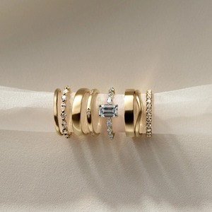 Bague en or massif 14 carats avec émeraude et diamant de laboratoire, bague de fiançailles en or jaune 14 carats avec émeraude et diamant taille ronde - Product Image 3