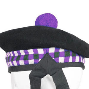 Gorro Balmoral de Lana Original Negro, Morado y Verde, Hecho a Mano en Escocia, con Pompón y Pluma, Sombreros Tradicionales - Product Image 5