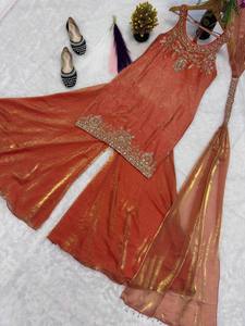 Conjunto Indio-Pakistaní con Bordado Naranja, Vestido Anarkali sin Mangas, Tela Tipo Seda, Dupatta, para Bodas y Festivales - Product Image 3