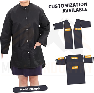 Batas unisex de algodón negro, transpirables, de manga larga, con botones frontales y diseño de bolsillo para trabajo de barbería. - Product Image 3