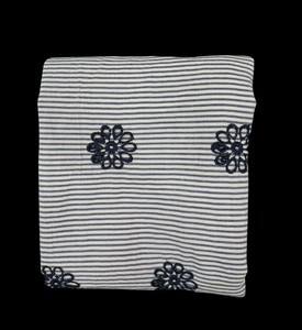 Tissu en coton brodé rayé bleu marine et blanc de qualité supérieure en promotion |   Tissu en coton à motif floral pour robes, hauts et décoration intérieure - Product Image 3