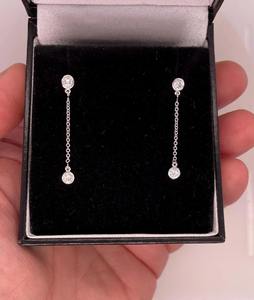 Boucles d'oreilles pendantes en or 14 carats avec diamant de laboratoire rond serti clos, certifiées IGI, bijoux fins minimalistes et élégants, cadeau pour femme - Product Image 5