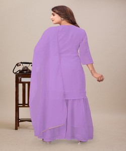 ชุดเสื้อท็อปผ้าจอร์เจตต์ปักลายพร้อมกางเกงชาราร่าและผ้าคลุมไหล่  สำหรับงานเทศกาล  ผ้าฝ้ายทอลายสีลาเวนเดอร์  มีสินค้าพร้อมส่ง  เสื้อผ้าชาติพันธุ์ - Product Image 3