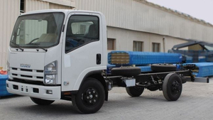 Used Isuzu NPR Heavy Truck Cab 8x4 >8L 12 Cylinders Euro 6 Diesel Engine Automatic Transmission Rear <b>Camera</b> Left FAST Gearbox - Product Image 2