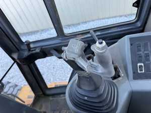 Chargeuse CASE 580SL d'occasion en bon état, modèle 2001, équipement lourd de terrassement avec moteur Cummins 4BT - Product Image 6