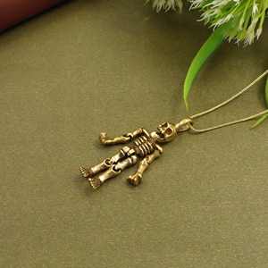 Collar con Colgante de Esqueleto Móvil Estilo Vintage, Joyería de Calavera Dorada Antigua para Halloween, Collar Gótico con Dije para Hombres y Mujeres - Product Image 4