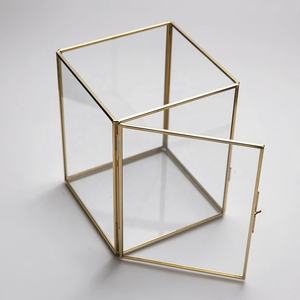 Portavelas de latón y vidrio de estilo creativo con marco frontal para fotos y flores presionadas - Product Image 2