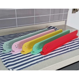 [ECOFRENDLY] Protector de salpicaduras de silicona para encimera con diseño de succión SmileGuard, protector de salpicaduras de silicona para fregadero - Product Image 1