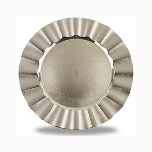 Assiette de présentation en métal haut de gamme, nouveau design élégant, personnalisable, décorative pour hôtels et restaurants, nouvelle collection. - Product Image 4