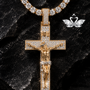 Collar Unisex con Colgante de Cruz de Jesús Chapado en Oro Rosa con Incrustaciones de Moissanita y Plata de Ley 925 - Product Image 2