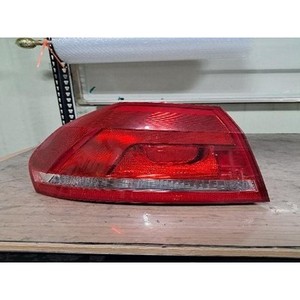 Luz Trasera Izquierda Usada para Passat 561945257 - Product Image 1