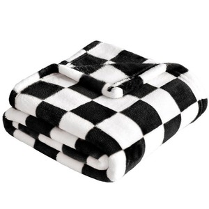 Mantas de Cama Antideslizantes de 280 g/m², Diseño Moderno de Punto Suave, Mantas de Cama para las Cuatro Estaciones - Product Image 1