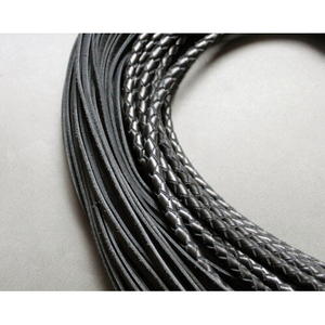 Látigo de cuero sintético trenzado al por mayor para juegos sexuales de adultos, juguete exótico de bondage con borlas para coqueteo. - Product Image 6