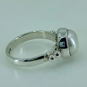 แหวนมุกน้ำจืด เงินแท้ 925 ของขวัญสำหรับเธอ แหวนแบบฝังมุก งานแฮนด์เมด - Product Image 5