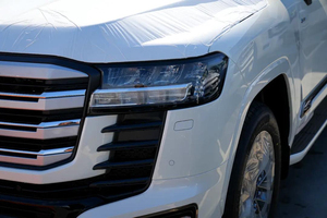 โตโยต้า แลนด์ ครุยเซอร์ VXR SUV ปี 2026 ใหม่เอี่ยม 399 แรงม้า 7 ที่นั่ง หลังคาซันรูฟ สเปค GCC เครื่องยนต์เบนซิน 6 สูบ เกียร์อัตโนมัติ พวงมาลัยซ้าย - Product Image 4