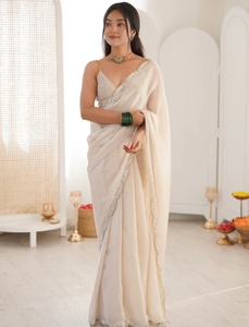 Salwar Kameez de Seda con Adornos Estilo Bollywood KV para Fiestas y Eventos - Product Image 4