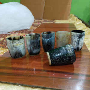 Corne à boire Viking courte très vendue, en corne de vache polie avec bordure en laiton, qualité supérieure, faite à la main, emballage carton de luxe pour le camping - Product Image 6