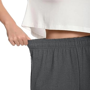 Shorts pour femmes sur mesure, style streetwear, délavés et usés, rétro, effet délavé à l'acide, en molleton - Product Image 4