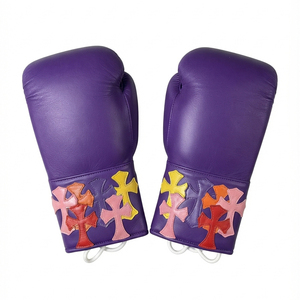 Guantes de Boxeo Profesionales Nuevos con Diseño de Corazón Cruzado Personalizado, Hechos de Cuero Genuino - Product Image 4