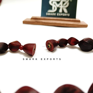 Collier élégant fait à la main en corne de buffle rouge avec perles, finition naturelle polie, toucher réel, durable, élégant, pour tous les jours et les occasions spéciales - Product Image 3