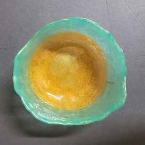 Cuenco de Resina Hecho a Mano de Primera Calidad con Centro de Mesa Artístico de Epoxi y Lámina Dorada para Sala de Estar o Comedor, Ideal para Exportación a Granel - Product Image 3