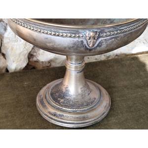 Cuenco con pedestal de estilo antiguo hecho con base de aluminio y delicados adornos decorativos a lo largo del borde - Product Image 5