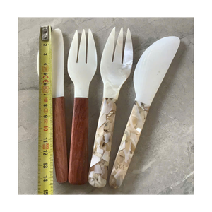 Cuillère artisanale en nacre avec manche en coquille, courte, de luxe, écologique, non toxique, vintage, décorative, pour servir des desserts, capacité de 10 ml - Product Image 1
