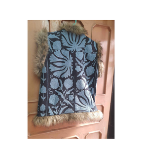 Chaqueta Bordada Estilo Afgano Suzani con Detalles de Piel, Nuevo Diseño en Oferta - Product Image 2