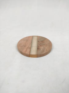 Sous-verres en bois de noyer avec bord naturel et résine époxy, faits à la main, épaisseur 10 mm, écologiques, qualité alimentaire, pour une ambiance rustique et chaleureuse à la maison - En promotion - Product Image 6