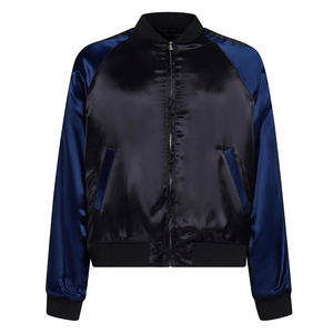 เสื้อแจ็คเก็ตบอมเบอร์ผ้าซาตินแบบมีซับในระบายอากาศได้ดีสำหรับสุภาพบุรุษ สีดำเงา แขนเสื้อสีน้ำเงิน ซิปหน้า กันลม - Product Image 1