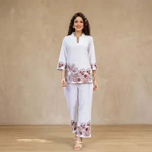 Ensemble deux pièces traditionnel blanc brodé pour femmes avec motif floral, coupe ample, longueur cheville, tenue décontractée, style Inde Pakistan - Product Image 4
