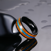 Bague en carbure de tungstène noir de 8 mm avec incrustation en bois de fût de whisky, opale bleue et corde de guitare dorée, alliance bombée pour homme