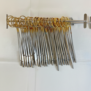 Juego de 31 agujeros portacintas V. Mueller SSI Ultra Codman T/C de 8 pulgadas con cordones - Product Image 1